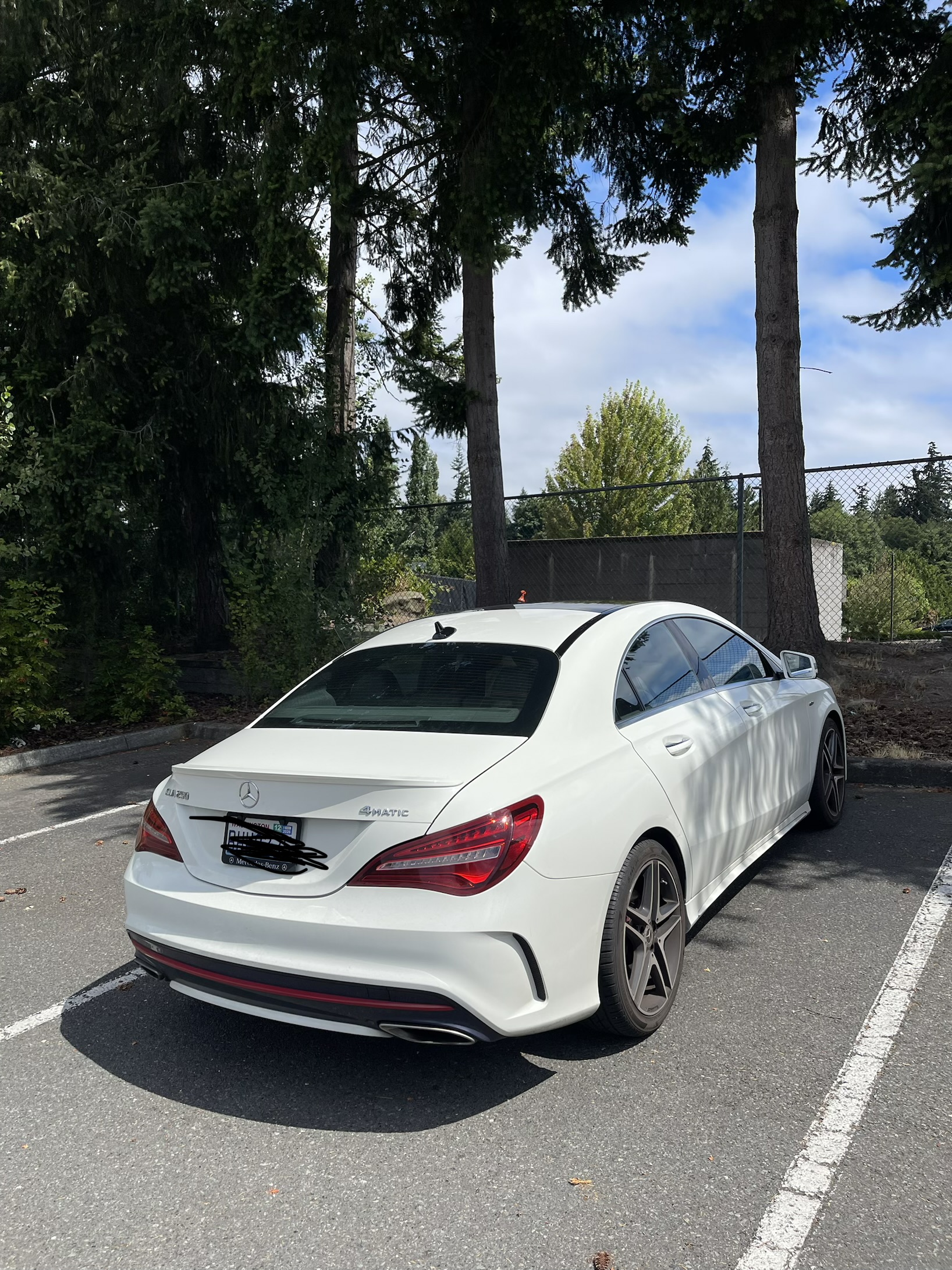 Used 2018 Mercedes-Benz CLA 250 4MATIC image 2