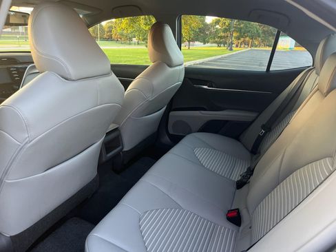 Used 2018 Toyota Camry SE image 8