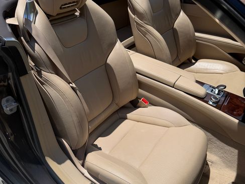 Used 2018 Mercedes-Benz SL 550 image 10