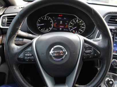 Used 2016 Nissan Maxima Platinum w/ Interior Lighting Package