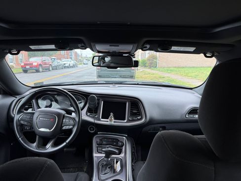 Used 2015 Dodge Challenger SXT w/ Super Sport Group (SS/T) image 7