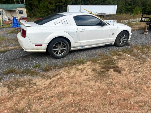 Used 2005 Ford Mustang GT Premium image 6