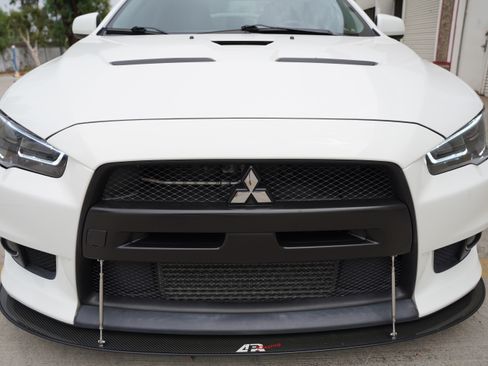 Used 2010 Mitsubishi Lancer Evolution GSR image 2