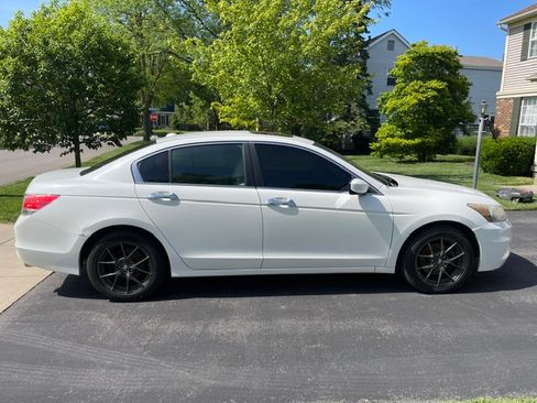 Used 2011 Honda Accord EX-L image 8