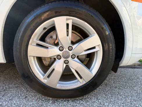 Used 2019 Audi Q5 2.0T Premium Plus w/ Premium Plus Package AWD/4WD image 17