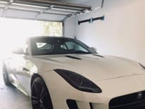 Used 2015 Jaguar F-TYPE R RWD image 8
