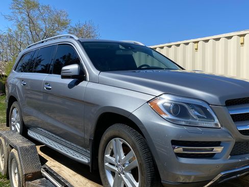 Used 2014 Mercedes-Benz GL 450 4MATIC w/ Lane Tracking Package image 4