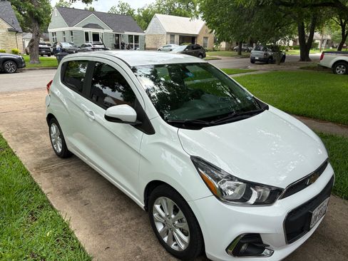 Used 2018 Chevrolet Spark LT FWD image 11