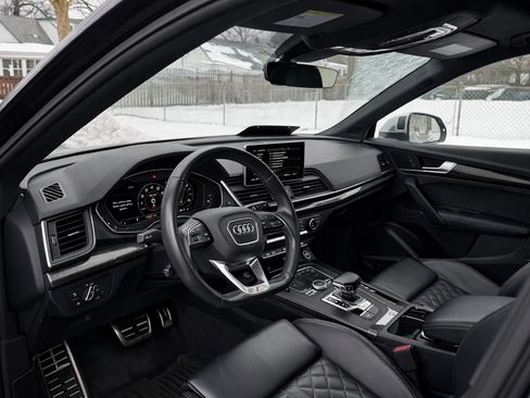 Used 2018 Audi SQ5 Premium Plus w/ S Sport Package image 11