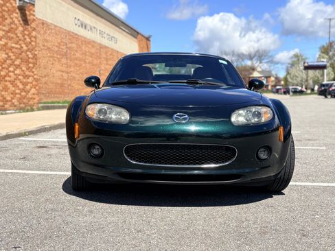 Used 2008 MAZDA MX-5 Miata Grand Touring w/ Premium Pkg RWD image 17