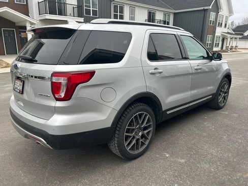 Used 2016 Ford Explorer XLT w/ Equipment Group 202A image 5