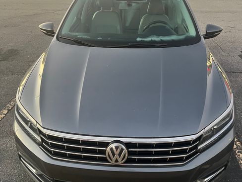 Used 2016 Volkswagen Passat 1.8T SE image 2