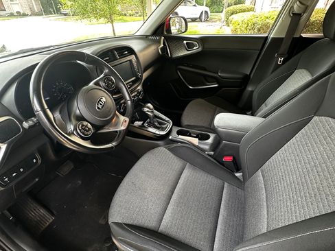 Used 2020 Kia Soul GT-Line FWD image 10