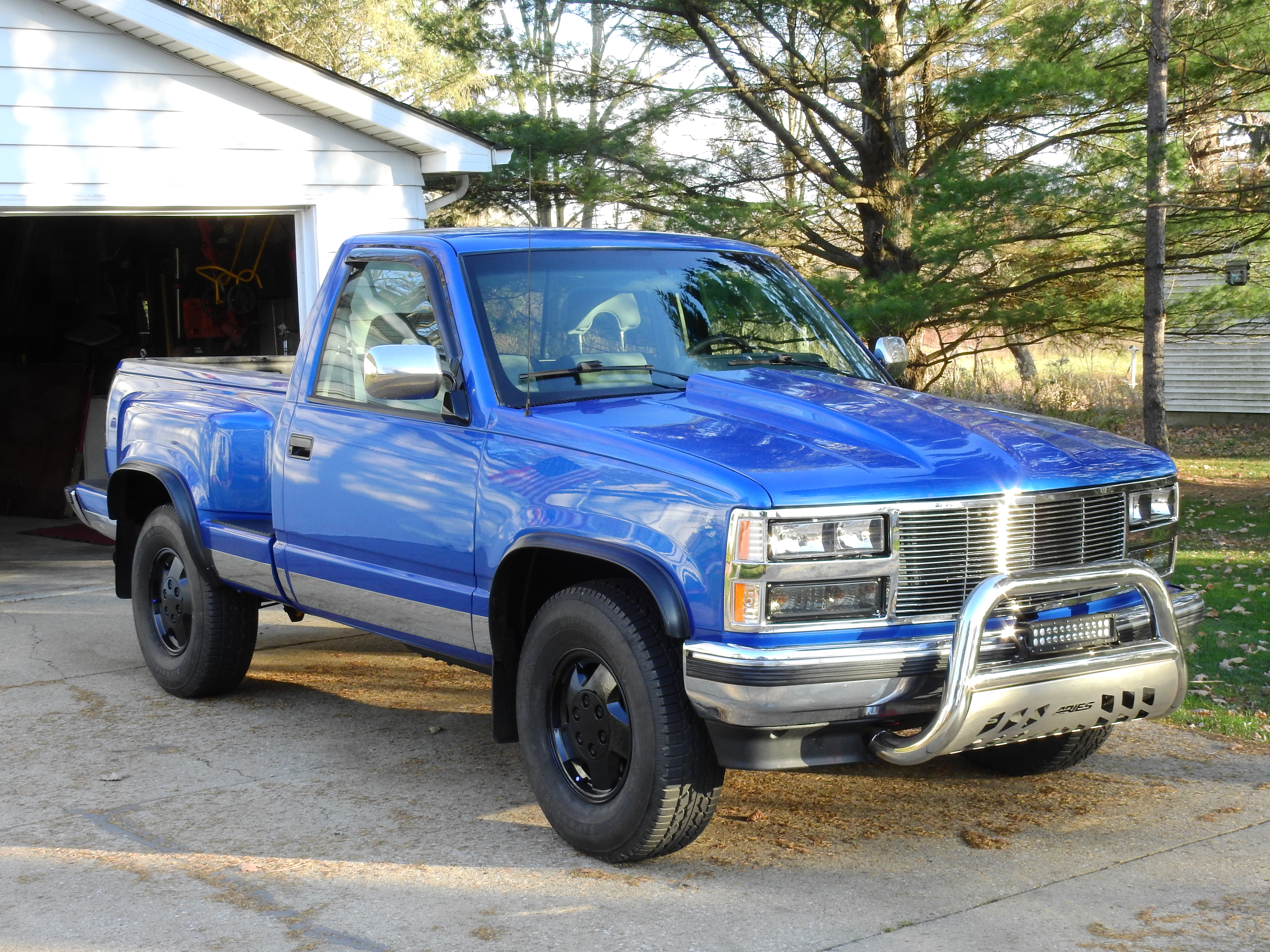 Used 1993 Chevrolet Silverado 1500 4x4 Regular Cab image 1