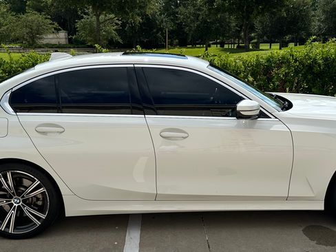 Used 2021 BMW 330i Sedan w/ Convenience Package RWD image 4