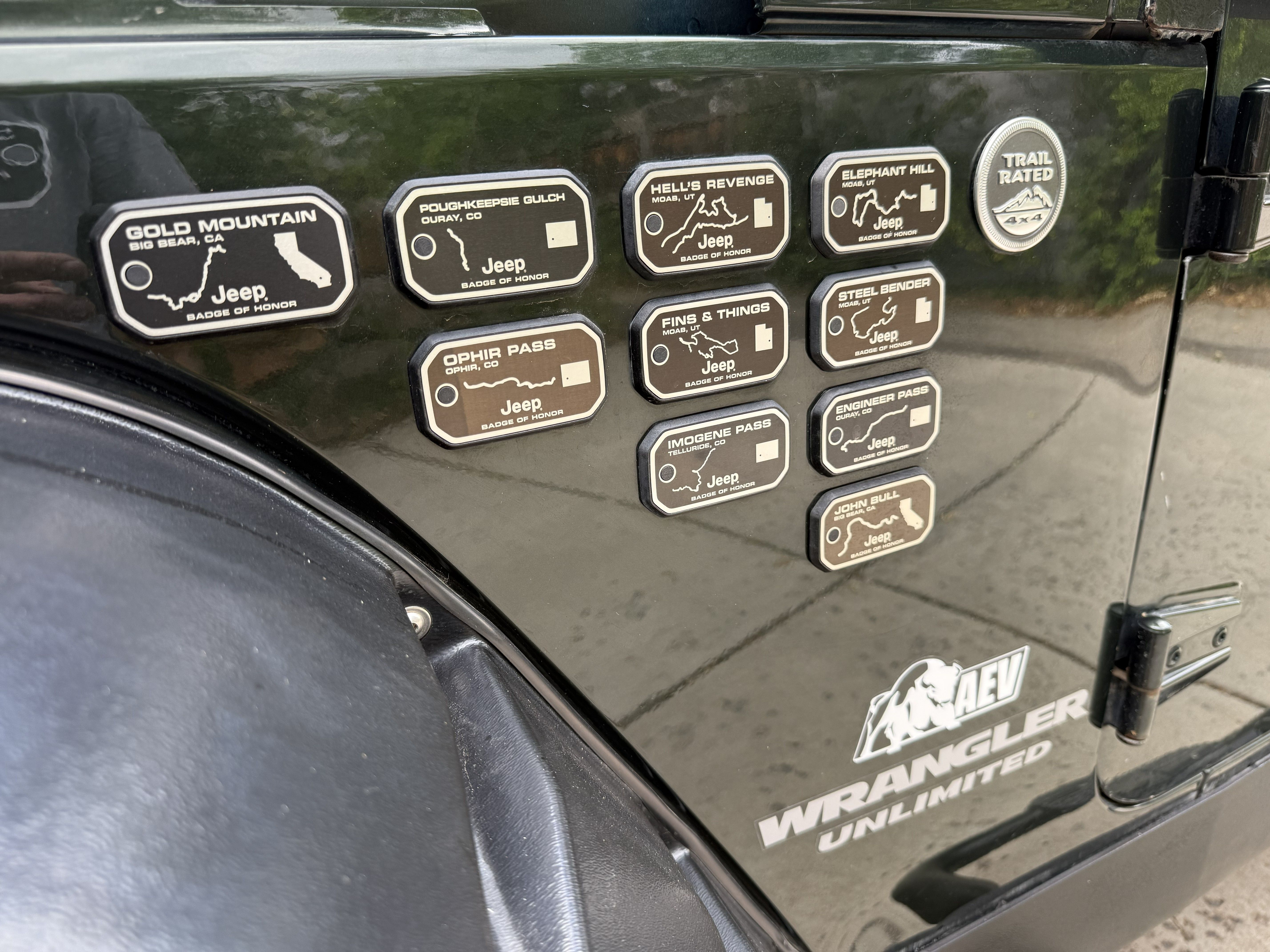 Used 2010 Jeep Wrangler Unlimited Rubicon w/ Dual Top Group AWD/4WD image 18