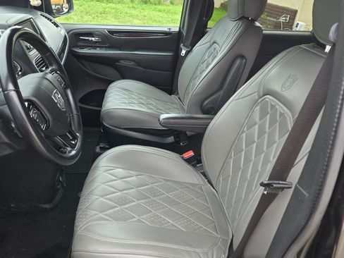 Used 2019 Dodge Grand Caravan SE image 8