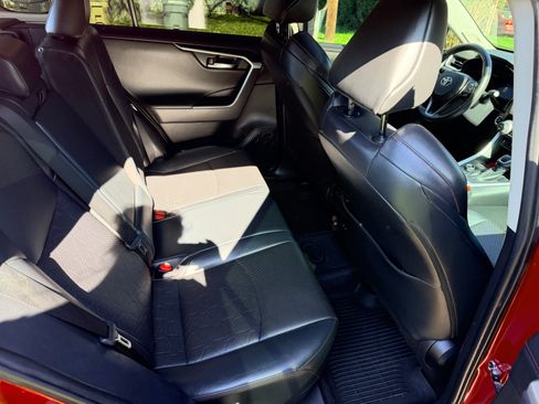 Used 2020 Toyota RAV4 TRD Off-Road image 12