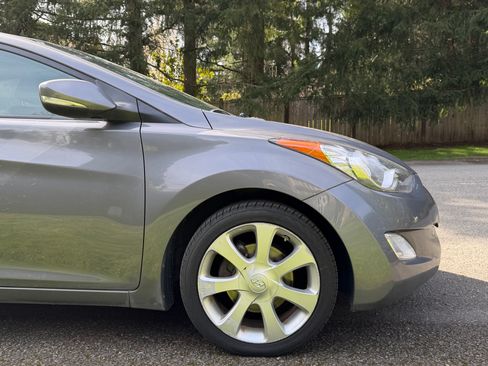 Used 2012 Hyundai Elantra Limited w/ Technology Pkg 5 image 14