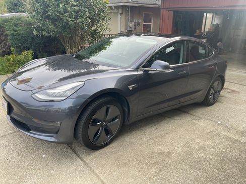 Used 2018 Tesla Model 3 Long Range image 13