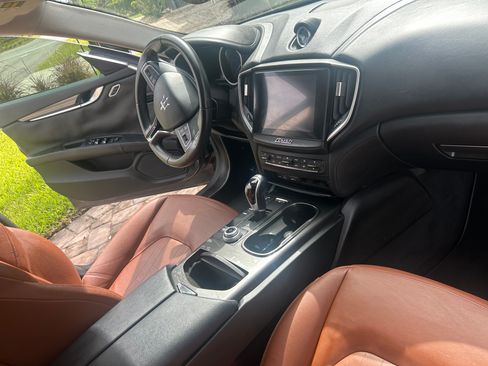 Used 2018 Maserati Ghibli RWD image 6