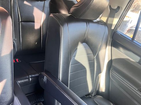 Used 2022 Toyota Highlander XLE image 13