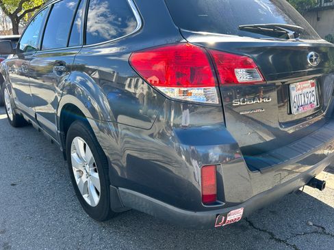 Used 2012 Subaru Outback 2.5i Limited image 8