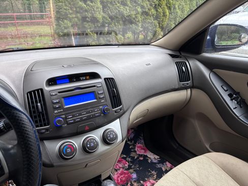 Used 2010 Hyundai Elantra GLS image 8