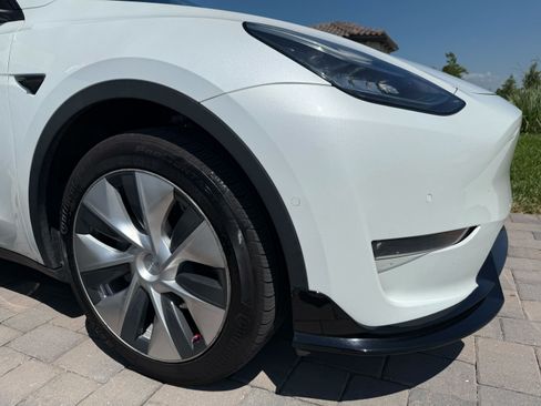 Used 2020 Tesla Model Y Long Range image 2