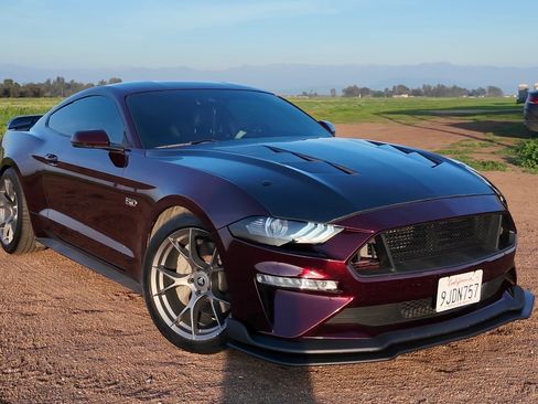 Used 2018 Ford Mustang GT Premium w/ Equipment Group 401A image 11