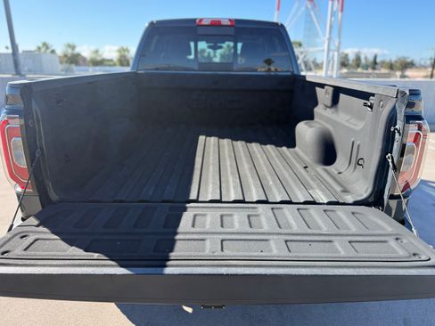 Used 2018 GMC Sierra 1500 SLT image 14