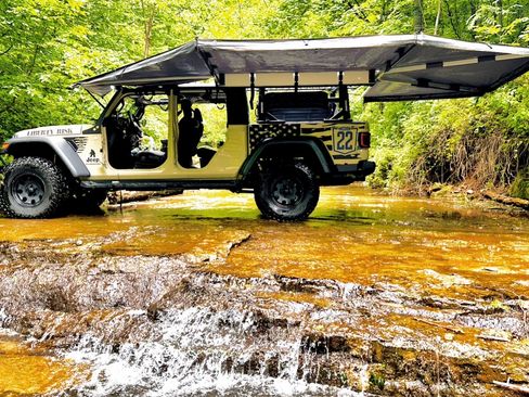 Used 2020 Jeep Gladiator Sport image 13