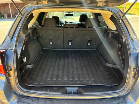 Used 2018 Subaru Outback 2.5i Premium AWD/4WD image 16