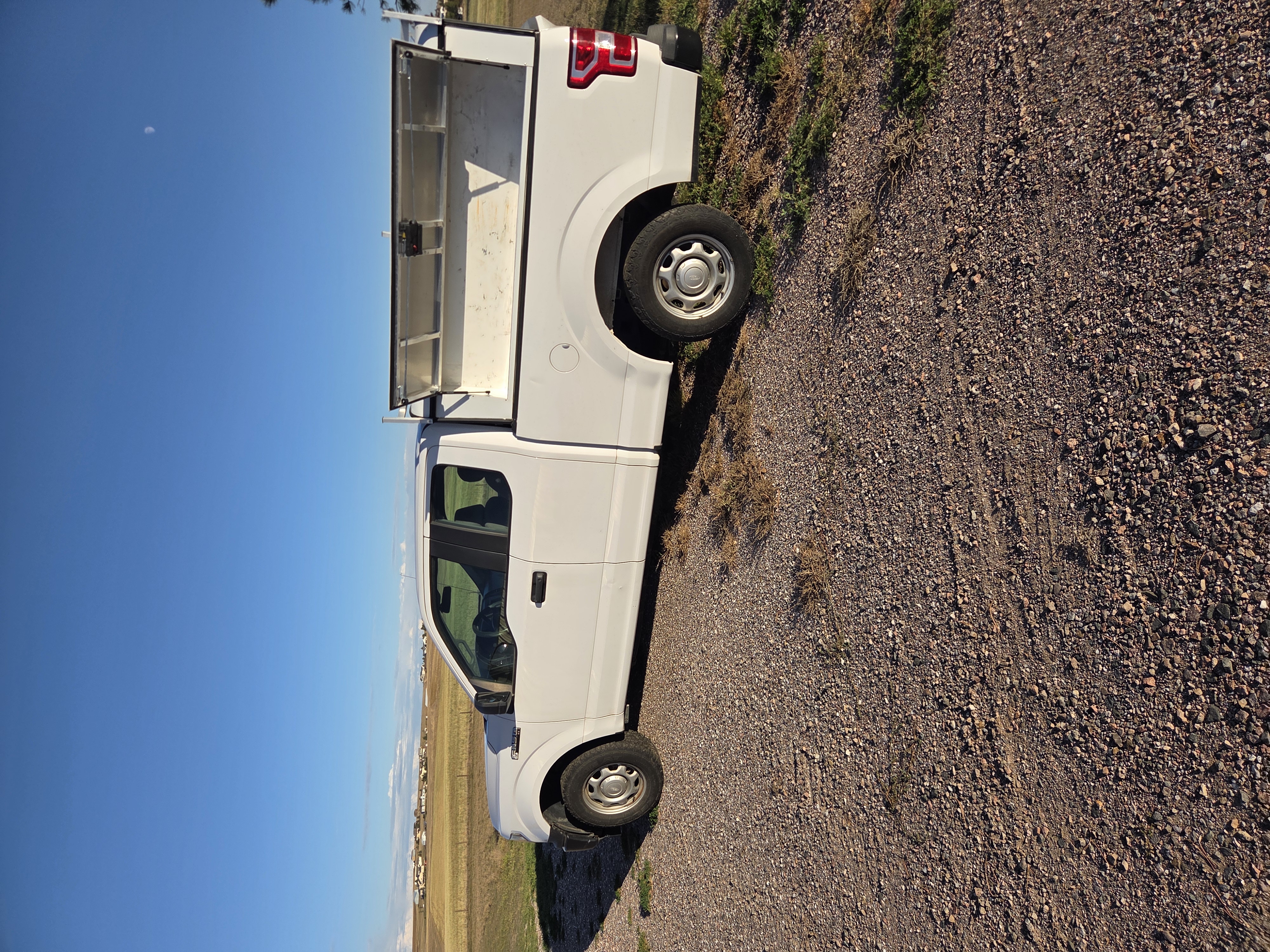 Used 2018 Ford F150 XL w/ Equipment Group 101A Mid RWD image 1