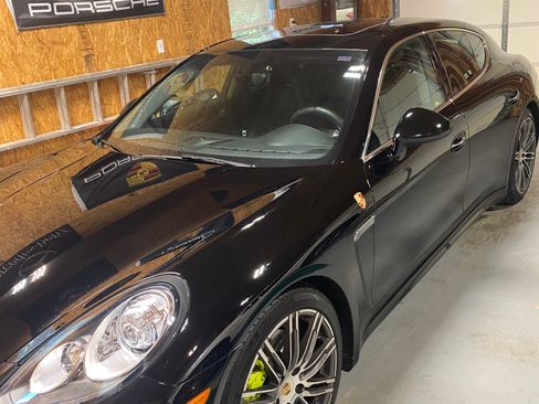 Used 2015 Porsche Panamera S RWD image 2