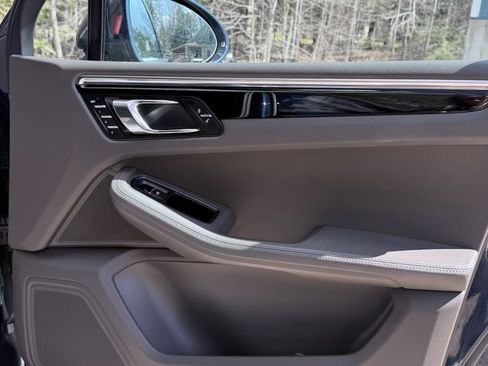 Used 2015 Porsche Macan S AWD/4WD image 15