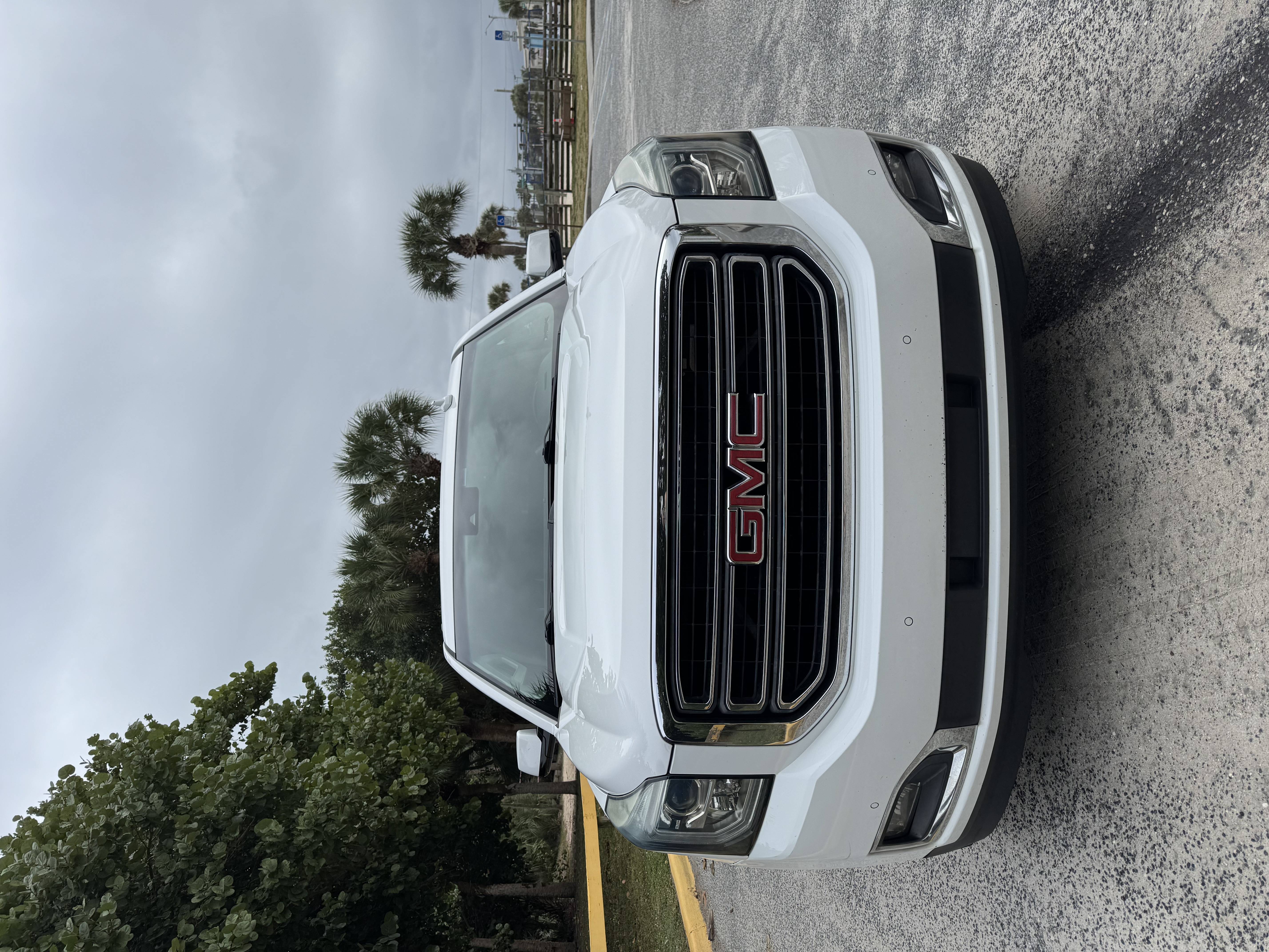 Used 2015 GMC Yukon XL SLT w/ Open Road Package AWD/4WD image 4