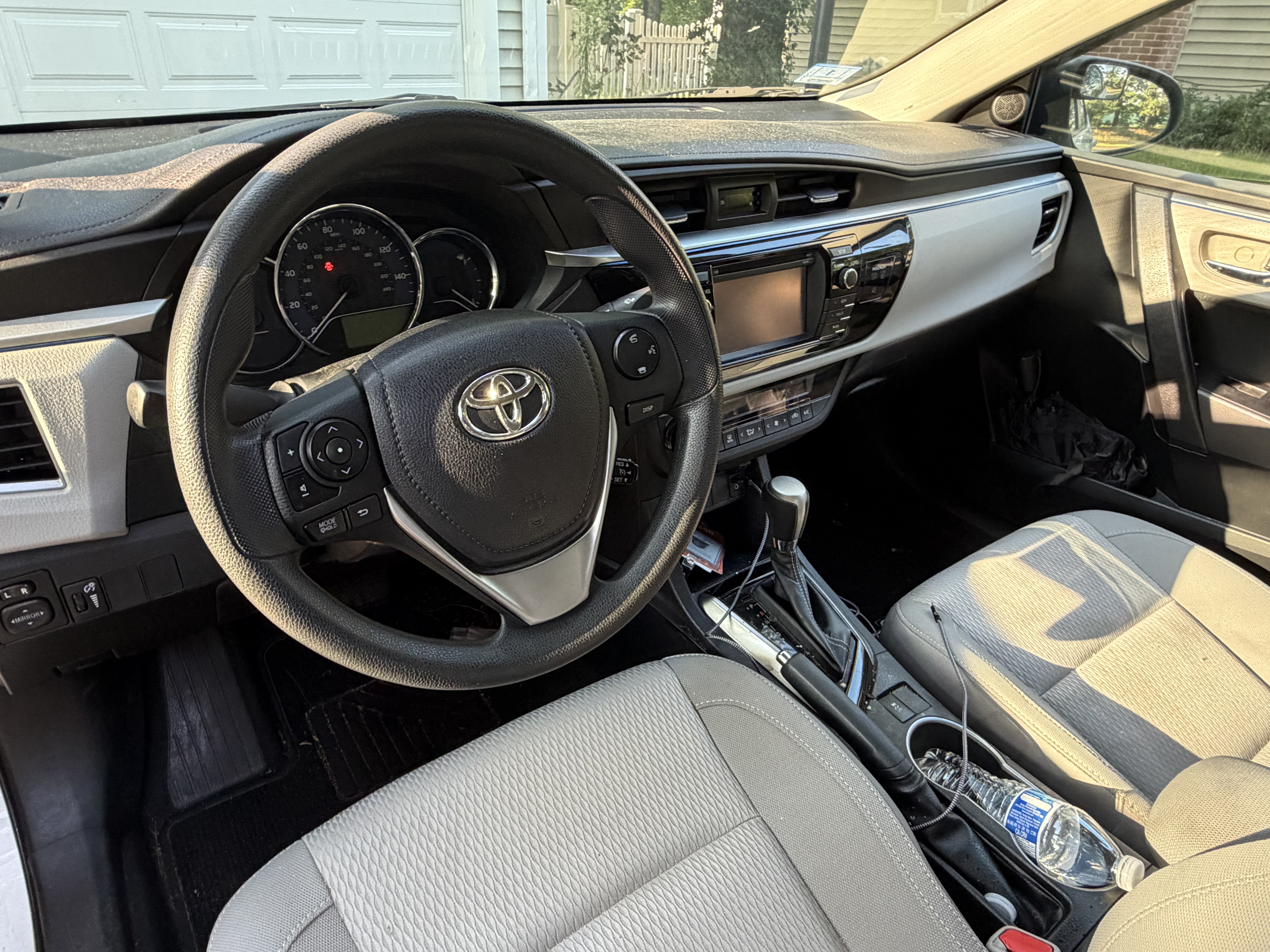 Used 2014 Toyota Corolla LE FWD image 8