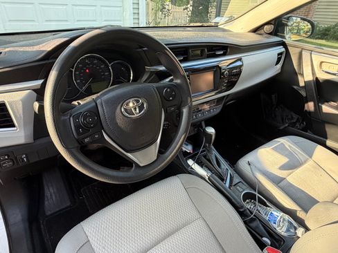 Used 2014 Toyota Corolla LE FWD image 8