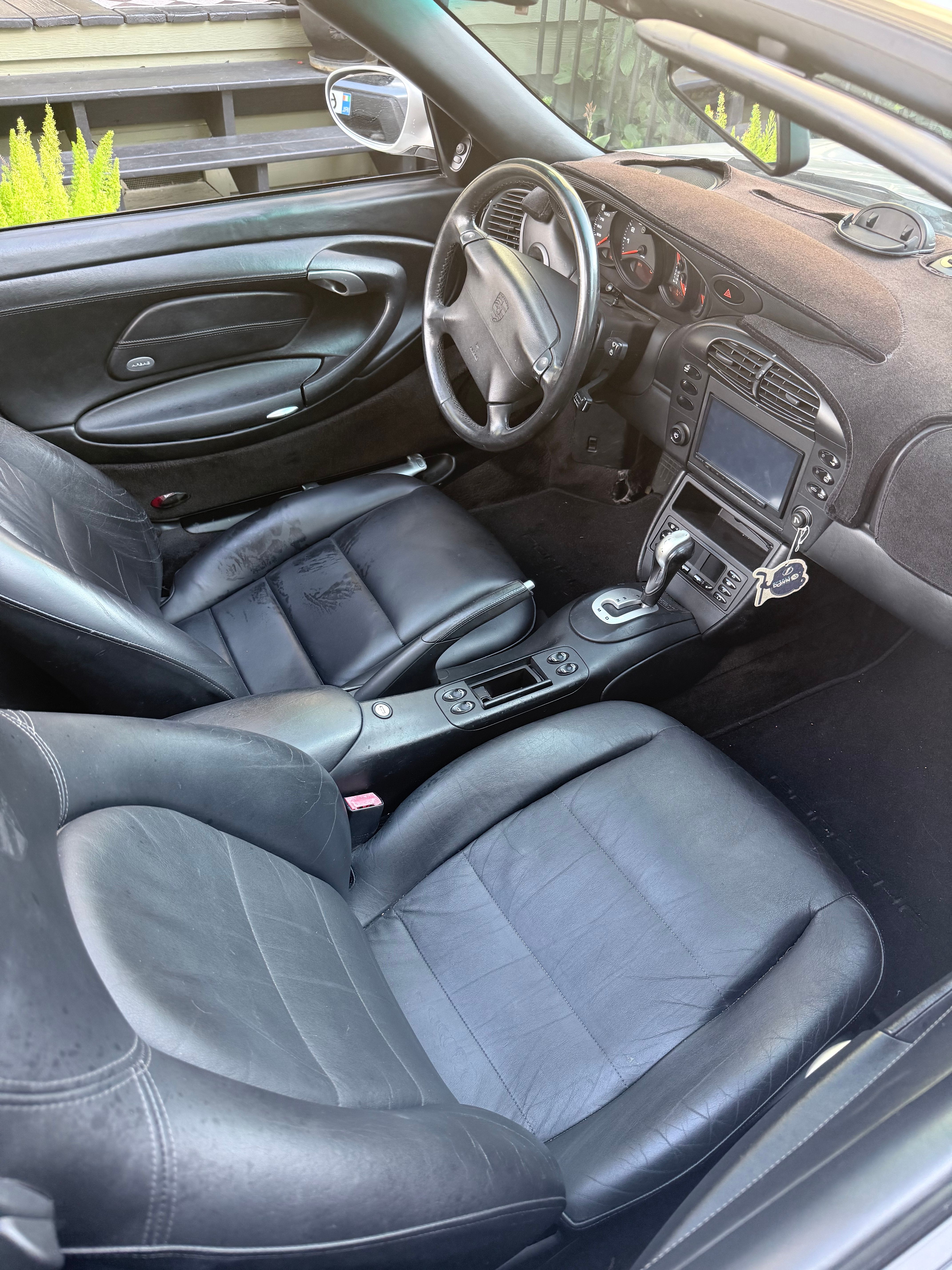 Used 2000 Porsche 911 Cabriolet image 12