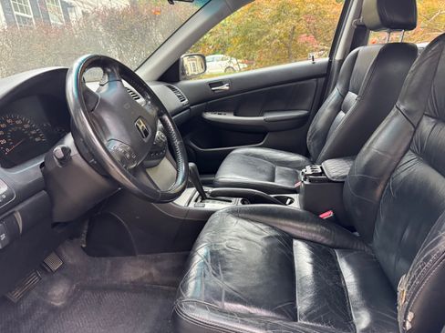 Used 2004 Honda Accord EX image 10