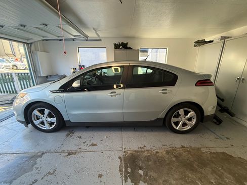 Used 2012 Chevrolet Volt image 1