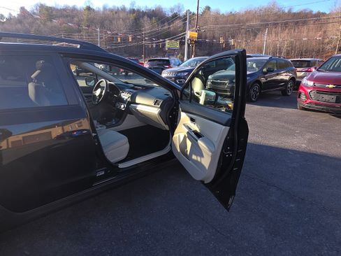 Used 2015 Subaru Crosstrek 2.0i Premium image 13