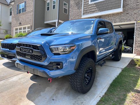 Used 2018 Toyota Tacoma TRD Pro image 2
