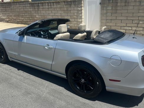 Used 2014 Ford Mustang Premium RWD image 13