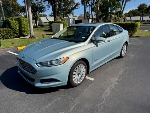 Used 2014 Ford Fusion SE image 1