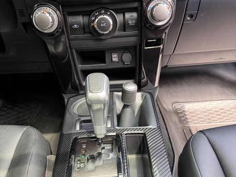 Used 2018 Toyota 4Runner TRD Off-Road Premium AWD/4WD image 16
