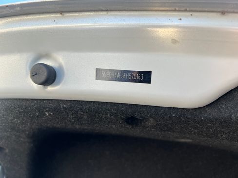 Used 2015 Hyundai Elantra SE FWD image 16