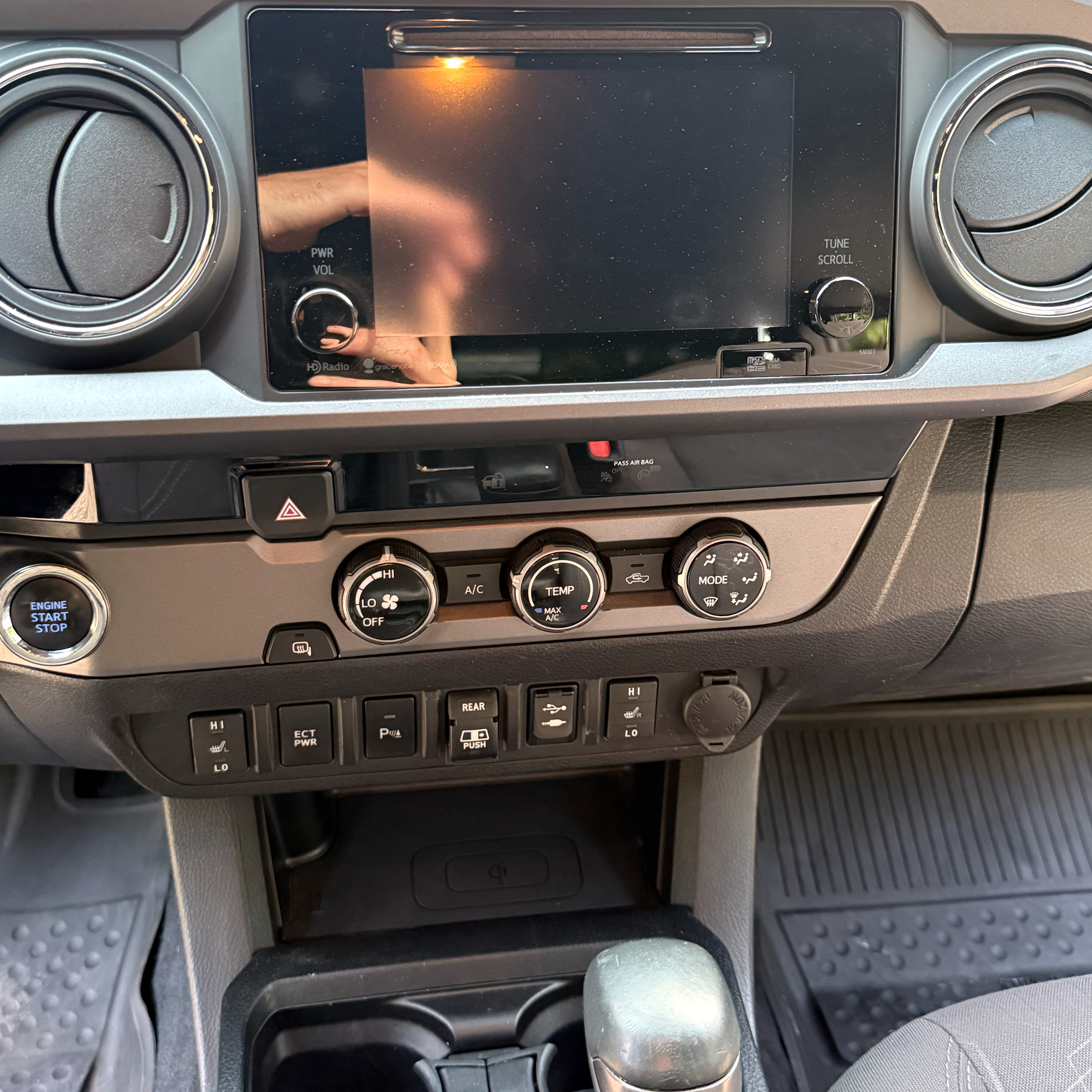 Used 2018 Toyota Tacoma TRD Off-Road w/ Technology Package RWD image 19