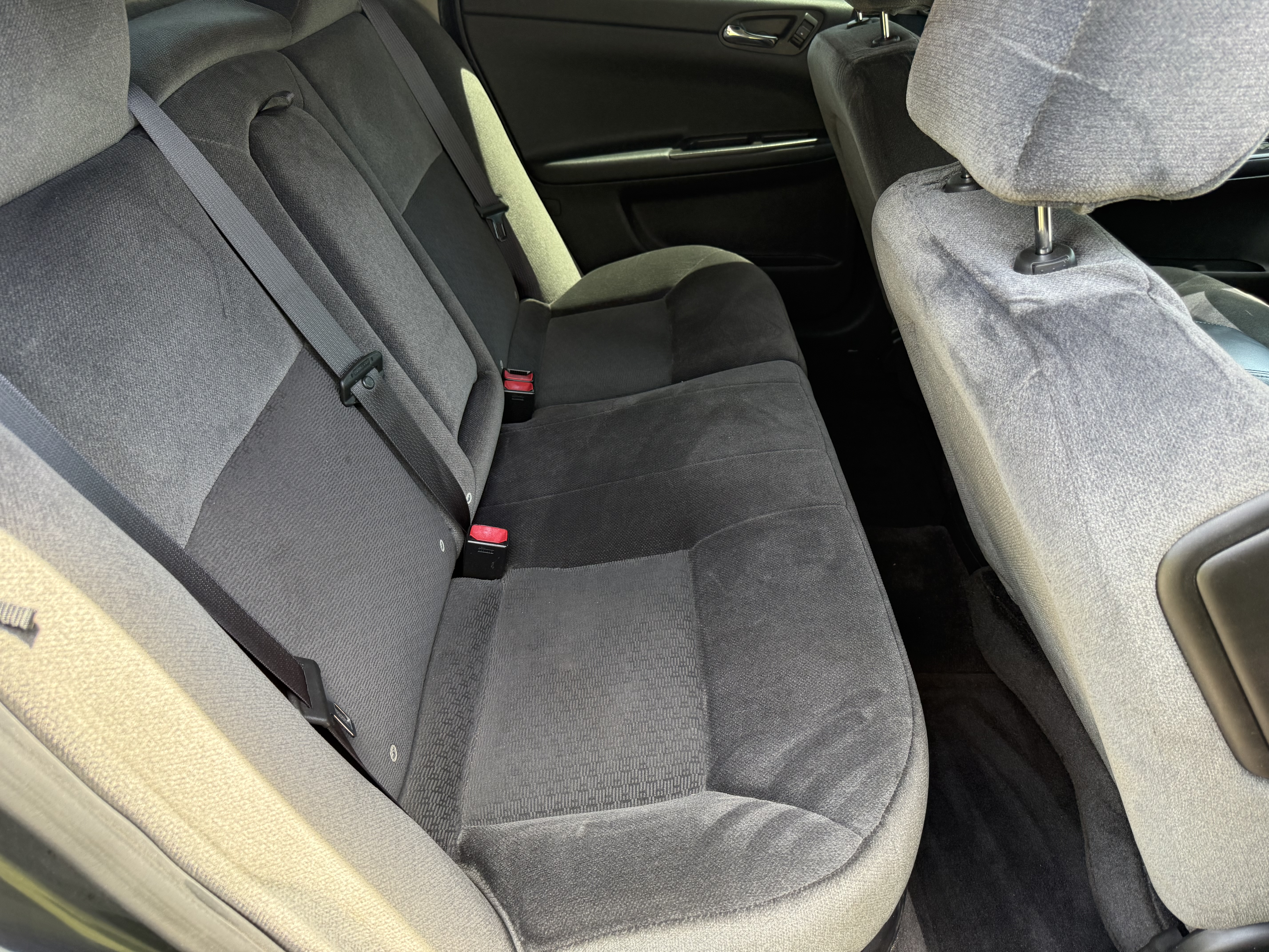 Used 2015 Chevrolet Impala LT w/ LT Sunroof Package FWD image 15